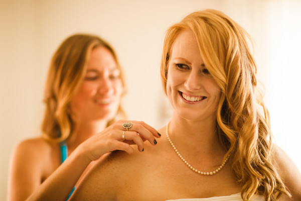 Bride and her jewelry